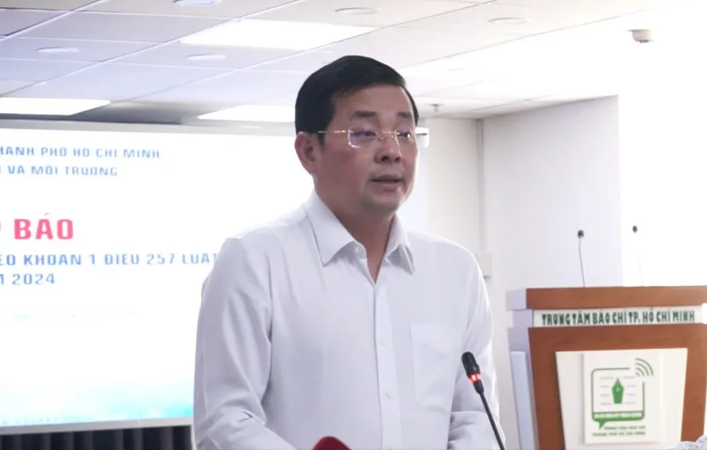 Ông Nguyễn Toàn Thắng, Giám đốc Sở TN&MT TP.HCM phát biểu tại buổi họp báo. Ảnh: PHƯỚC HUỆ TP.HCM đưa bảng giá đất theo giá thị trường