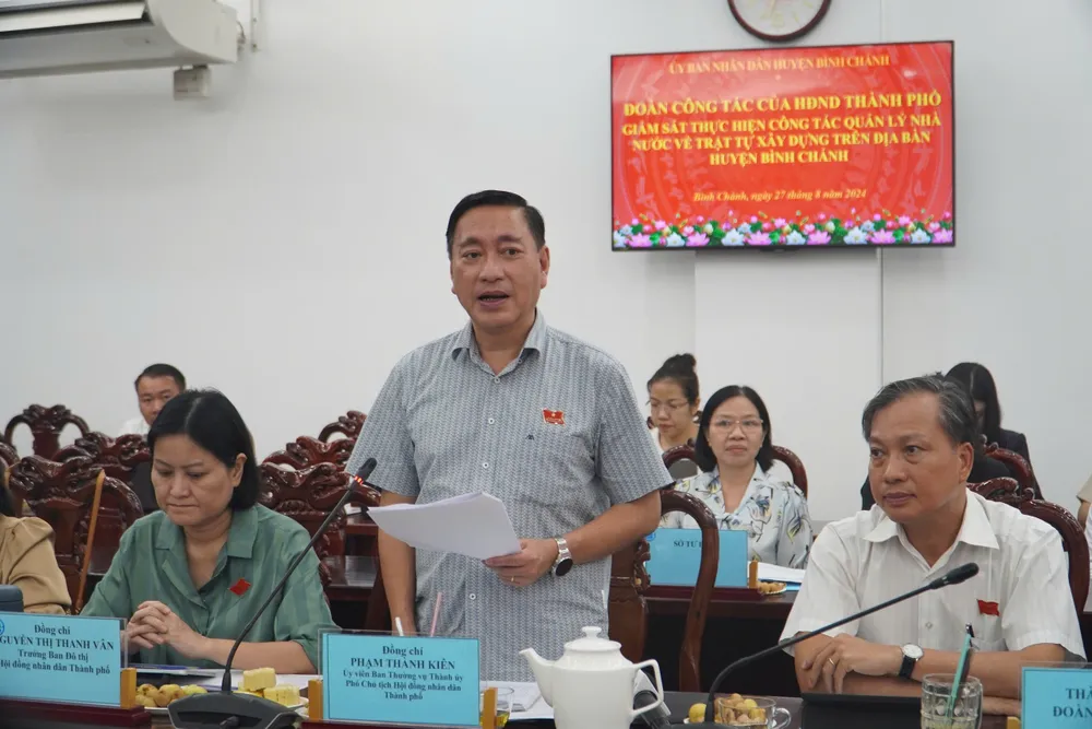 Ông Phạm Thành Kiên, Phó Chủ tịch HĐND TP.HCM phát biểu tại buổi giám sát. Ảnh: QA dự án chậm triển khai-trật tự xây dựng công trình sai phép công trình vi pham.jpg