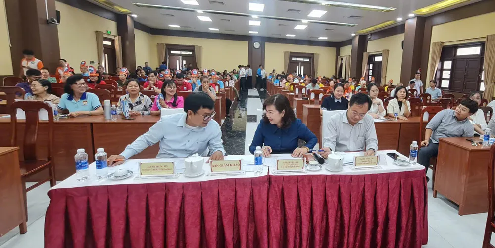 Hội thi tìm hiểu Luật Đất đai năm 2024 của quận 1, TP.HCM tổ chức thu hút được sự tham gia của nhiều người. Ảnh: NC TP.HCM: Gần 3.000 người tham gia hội thi tìm hiểu Luật Đất đai 2024
