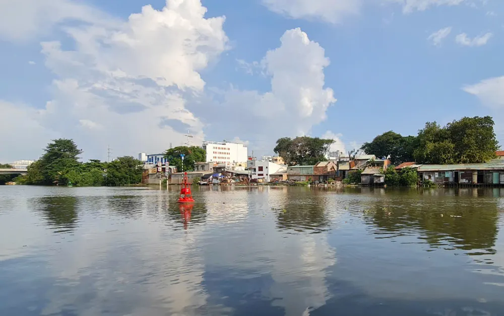 TP.HCM buộc tháo dỡ 104 trường hợp xây dựng lấn chiếm kênh rạch