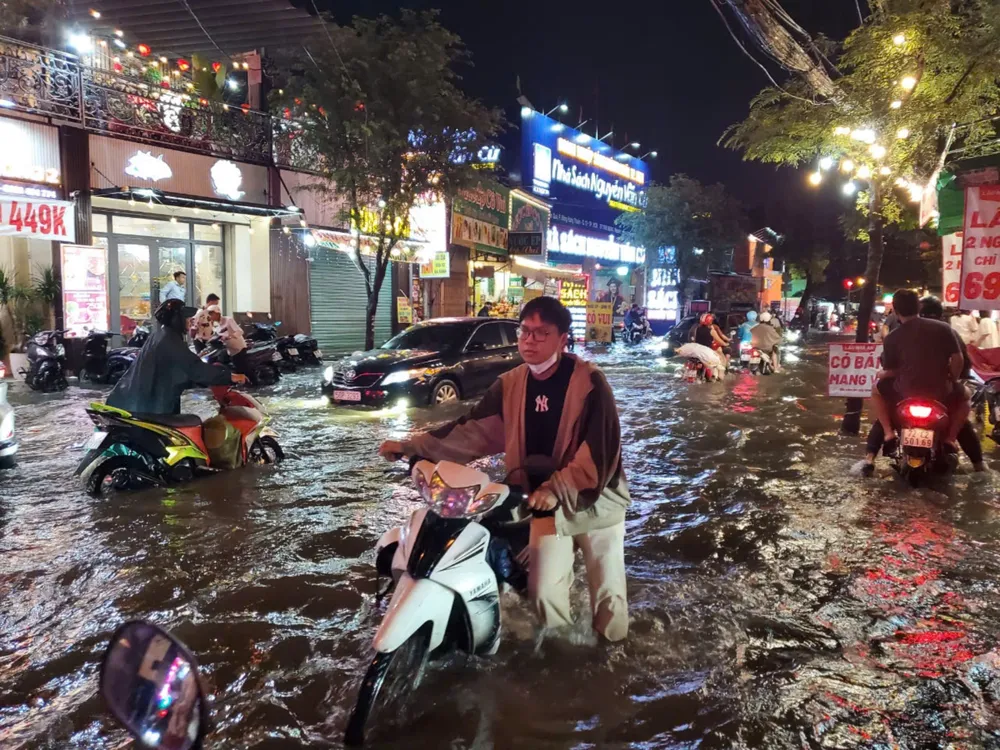 tp.hcm ngập sâu 2.jpg