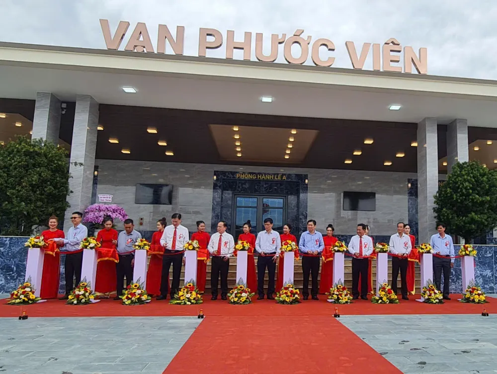 Ngày 29-10, Công ty TNHH MTV Môi trường đô thị TP.HCM, chính thức đưa vào hoạt động công viên nghĩa trang Vạn Phước Viên. Ảnh: NC công-viên-nghĩa-trang-1.jpg