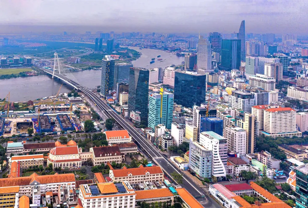 Ngày 31-10 TP.HCM sẽ áp dụng bảng giá đất mới để tính tiền thuế, phí. Ảnh: HÀ THANH Hôm nay TP.HCM sẽ áp dụng bảng giá đất mới để tính tiền thuế, phí