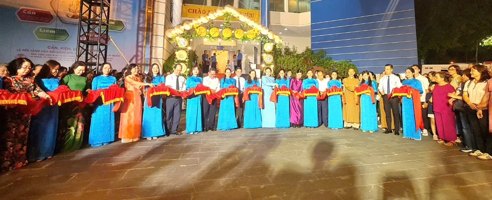 Khoảng 2.000 người tham ngày hội buffet chay gây quỹ vì người nghèo ở quận 1