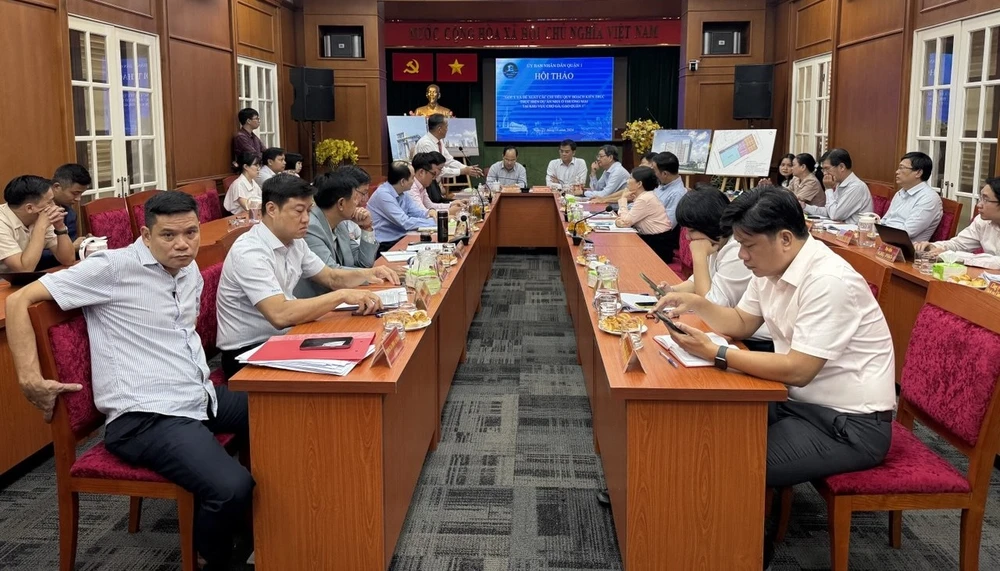 TP.HCM: Quận 1 tính cách để người dân khu chợ Gà, Gạo hết cảnh phải 'chia ca để ngủ'