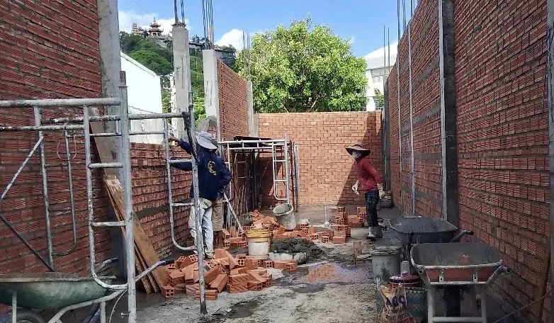 Những công trình được miễn giấy phép xây dựng phải có thông báo đến địa phương ba ngày trước khi xây dựng. Ảnh: NC Muốn xây dựng công trình, 112 dự án được miễn giấy phép xây dựng phải làm gì trước khởi công?