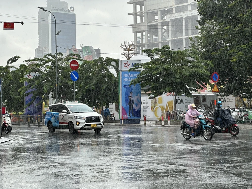 Hôm nay các tỉnh Nam Bộ và TP.HCM nhiều nơi có mưa, có nơi trên 70mm