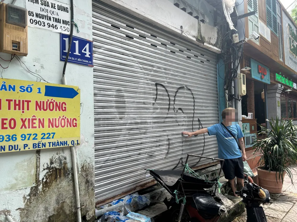 Xử phạt một nam thanh niên New Zealand vẽ bậy ở quận 1