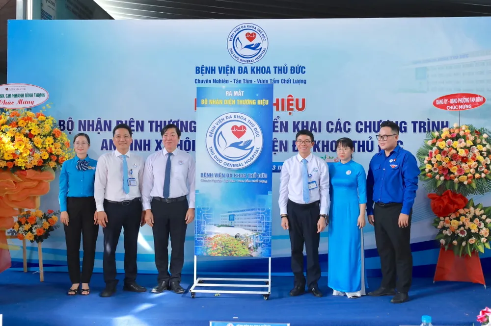 Hơn 300 người dân được khám, phát thuốc miễn phí tại Bệnh viện Đa khoa Thủ Đức