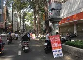 Thủ tục bồi thường bảo hiểm xe máy khi bị tai nạn giao thông ảnh 1 Người dân TP.HCM đội nắng đi mua bảo hiểm ô tô, xe máy