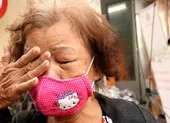 TP.HCM: Hơn 7.000 ‘giỏ quà nghĩa tình’ đã đến tay người được nhận ảnh 3 Nhiều người xúc động khi được CSGT TP.HCM tặng quà