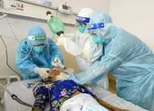 Con bệnh, ba và mẹ nghỉ việc chăm có được cùng hưởng chế độ ốm đau? ảnh 1 Người mắc COVID-19 được hưởng chế độ ốm đau thế nào?