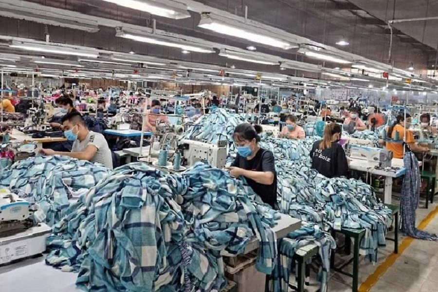 Người lao động tại Công ty TNHH Fly High Garment. Ảnh: ĐẶNG LÊ