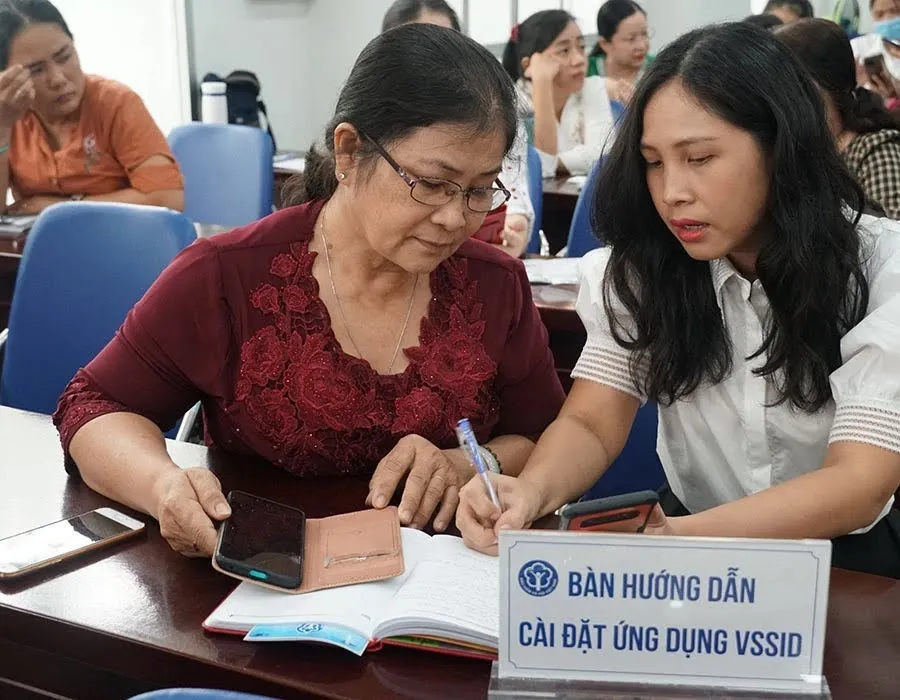Người dùng có thể gọi tổng đài 1900 9068 để được cấp lại mật khẩu VssID .Ảnh: TM BHXH TP.HCM chỉ cách lấy lại mật khẩu VssID khi chưa đăng ký email
