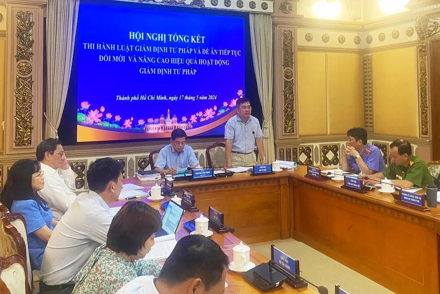 Ông Phan Thanh Tùng, Phó Giám đốc Sở Tư Pháp TP.HCM phát biểu tại Hội nghị. Ảnh: NH giam-dinh-tu-phap-so tu phap.jpg
