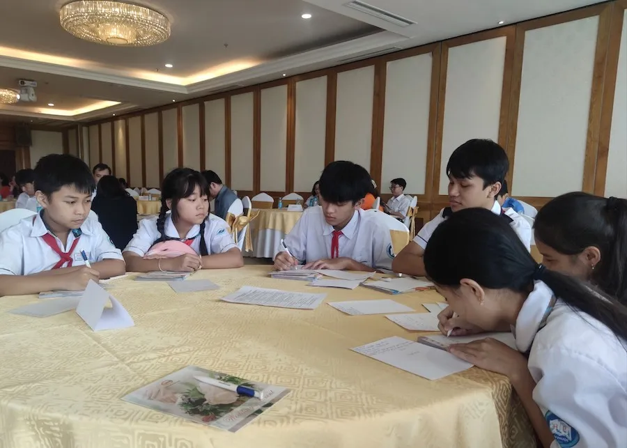 Các học sinh tham gia tại hội nghị tổng kết dự án Phòng ngừa và giảm thiểu lao động trẻ em. Ảnh: NGUYỄN HIỀN lao-dong-tre-em-h1.jpeg