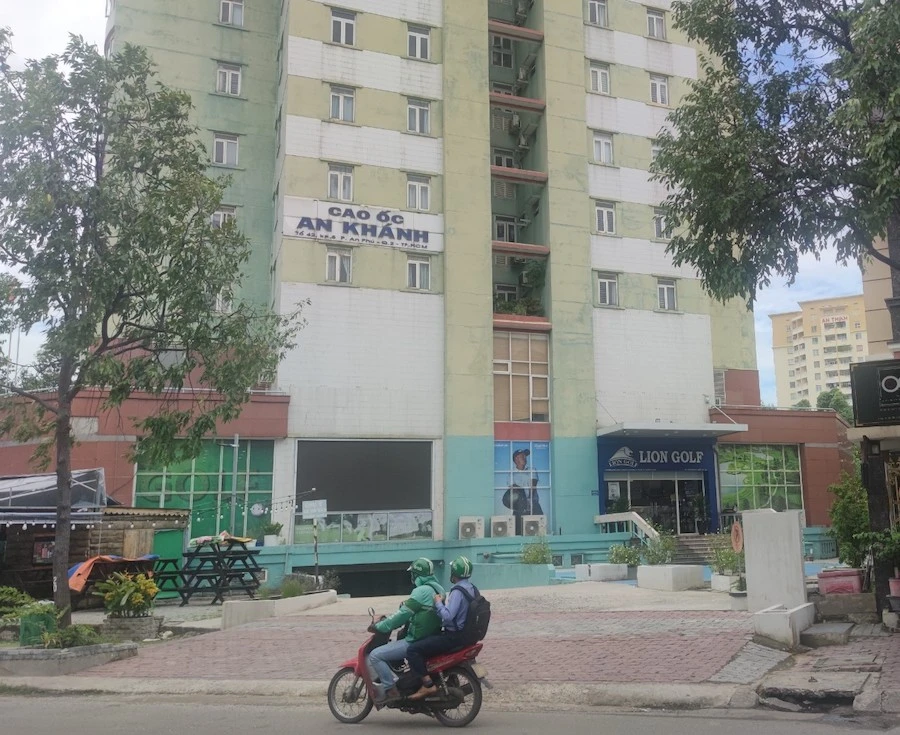 Chung cư An Khánh hư thang máy hơn 10 ngày nay mà không đơn vị nào sửa chữa. Ảnh: NGUYỄN HIỀN chung-cu-an-khanh- thang -may-hu.jpg