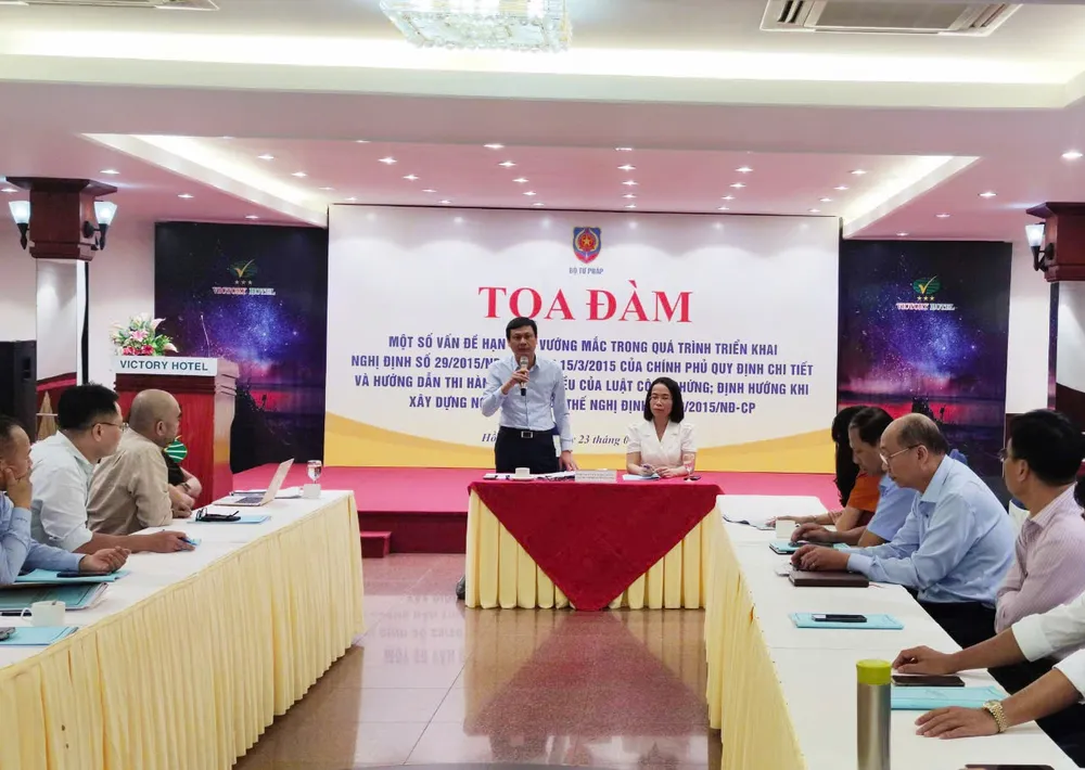 Ông Nguyễn Tấn Cường, Phó Cục trưởng Cục Bổ trợ tư pháp, Bộ Tư Pháp phát biểu tại buổi tọa đàm. Ảnh: NGUYỄN HIỀN co-so-du-lieu-cong-chung-h1.jpg