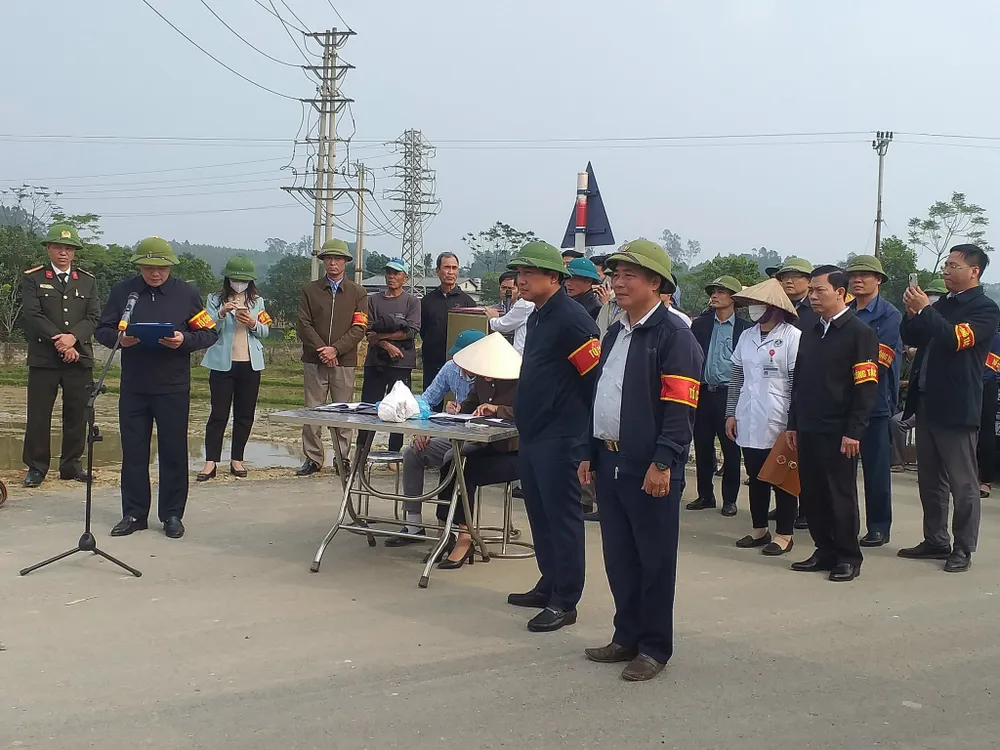 Hoàn tất di dời ngôi mộ cổ chắn ngang đường 1.900 tỷ đồng đang làm