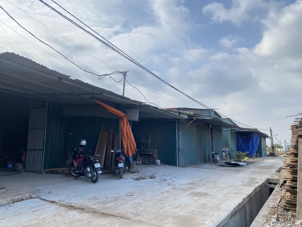 Hàng chục hộ dân dựng nhà xưởng trên đất nông nghiệp ký cam kết tự tháo dỡ