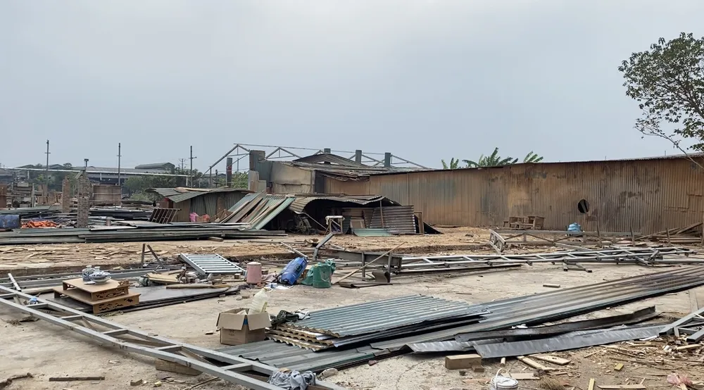 Hàng chục hộ dân dựng nhà xưởng trên đất nông nghiệp ký cam kết tự tháo dỡ