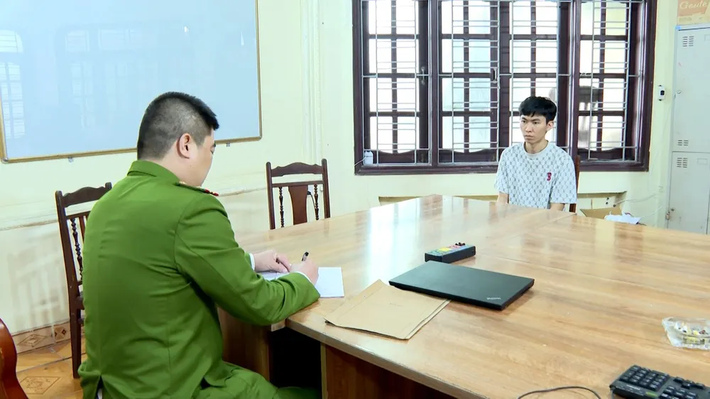 dựng màn kịch cướp 8 tỷ đồng ở quán cafe