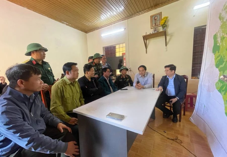 Tăng viện chữa cháy tại Vườn Quốc gia Hoàng Liên 2.jpeg