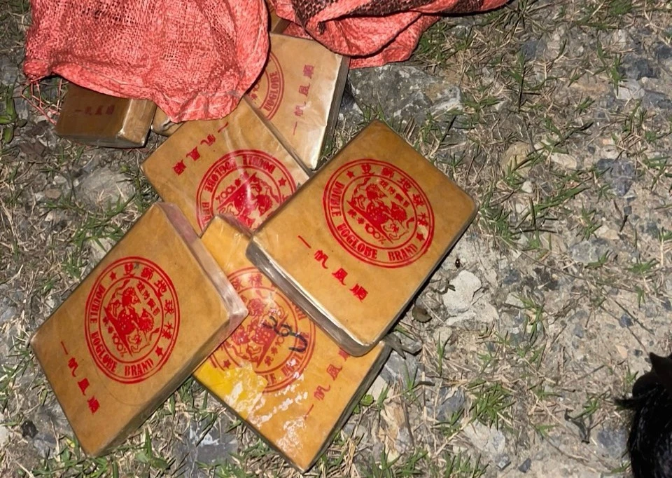 8 bánh heroin Lai Châu 3.jpg