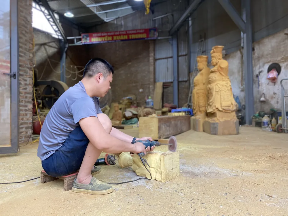 Đầu năm, doanh nghiệp tất bật sản xuất, làng nghề vẫn đóng cửa du xuân 2.JPG