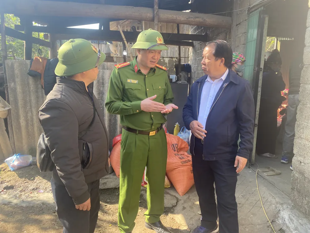 Hơn 400 cảnh sát truy tìm nghi phạm giết người ở Lai Châu 3.jpg