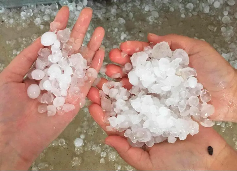 Mưa đá bất thường, tốc mái hơn 500 nhà dân, trường học ở Sơn La.png