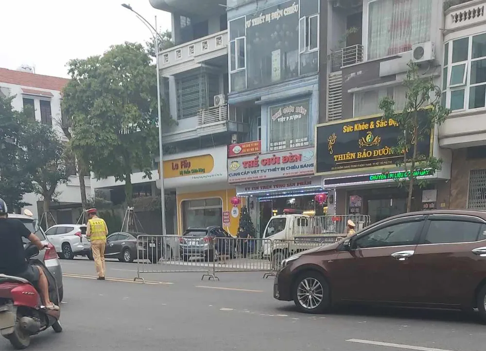 Công an xuất hiện gần nhà riêng Phó Bí thư tỉnh Vĩnh Phúc 2.jpg