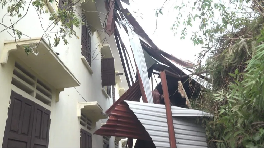 Mưa đá, giông lốc tại nhiều tỉnh phía Bắc