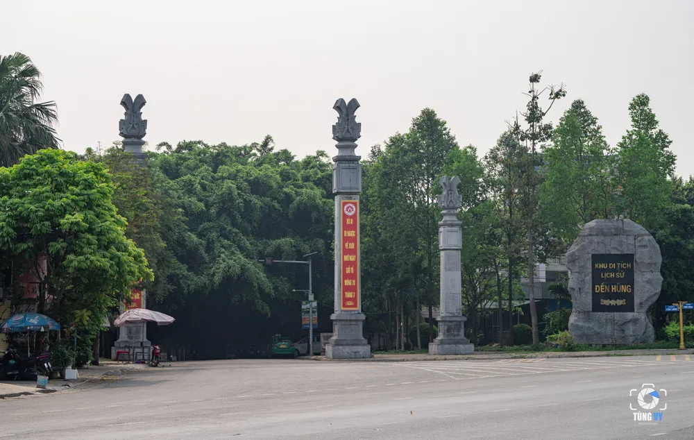 Độc đáo con đường cây si ở đền Hùng 6.jpg