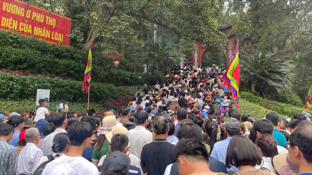 Công an Phú Thọ bác tin 'đền Hùng thất thủ'.jpg