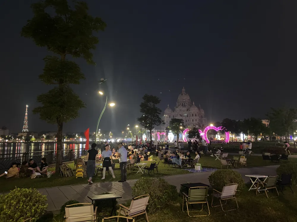 Mãn nhãn màn pháo hoa tầm cao trên bầu trời Phú Thọ dịp Giỗ Tổ Hùng Vương 2 copy.jpg