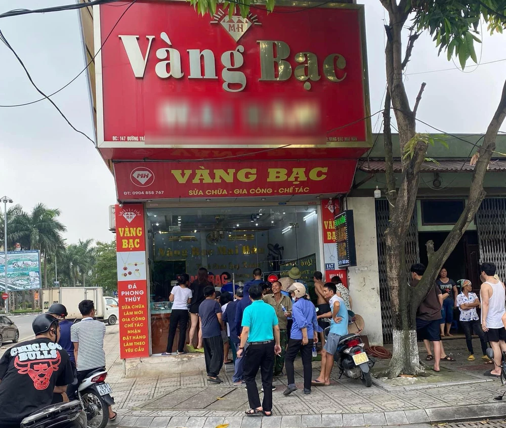 Nơi xảy ra vụ cướp tiệm vàng. Ảnh: TQ Vừa xảy ra vụ cướp tiệm vàng ở Phú Thọ.jpg