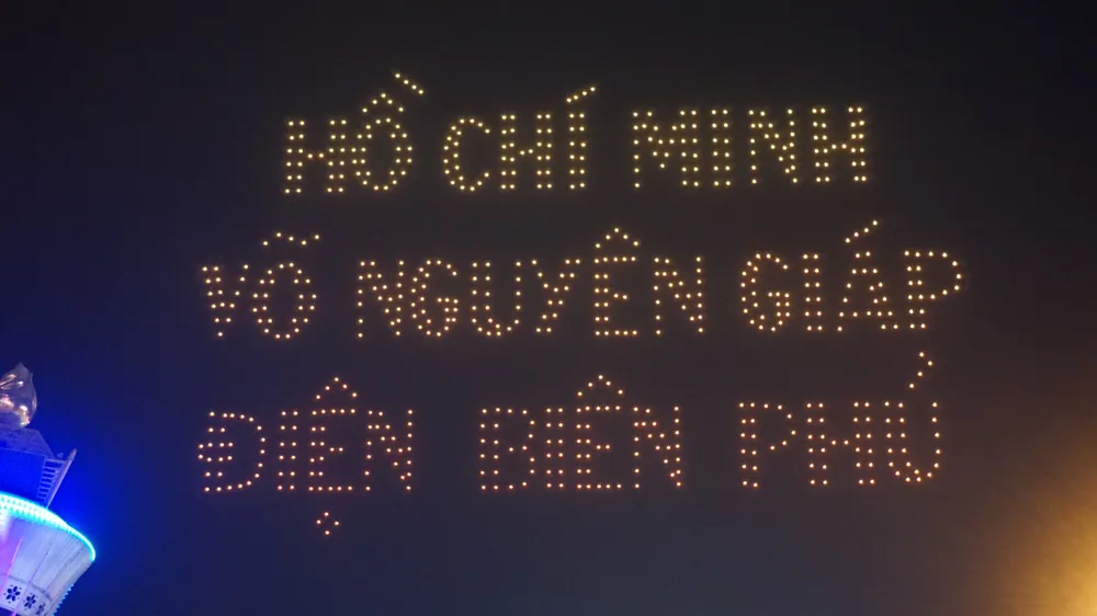 700 thiết bị bay không người lái tái hiện chiến thắng Điện Biên Phủ 2.jpg