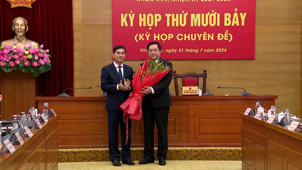 Ông Trần Duy Đông làm Chủ tịch UBND tỉnh Vĩnh Phúc. Ảnh TQ Ông Trần Duy Đông làm Chủ tịch UBND tỉnh Vĩnh Phúc.jpg