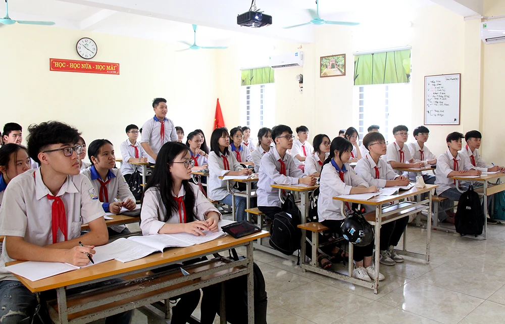Giờ học tại Trường THCS Vân Cơ (thành phố Việt Trì). Ảnh PHÚ THỌ Phú Thọ Cho học sinh nghỉ học để phòng tránh cơn bão số 3.jpeg