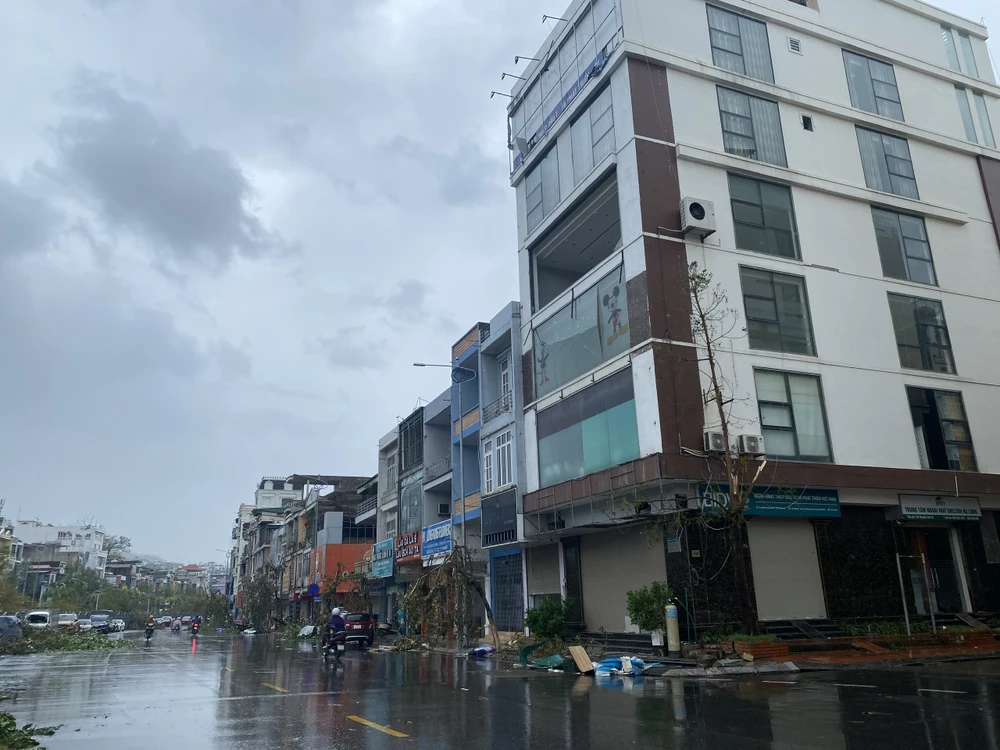 Hạ Long sau bão số 3 12.jpg