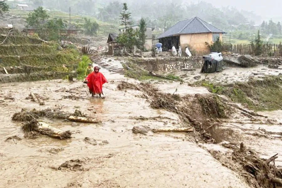 Lào Cai ban bố tình trạng khẩn cấp; tiếp tục cảnh báo mưa lớn, sạt lở đất toàn tỉnh Yên Bái 2.jpg