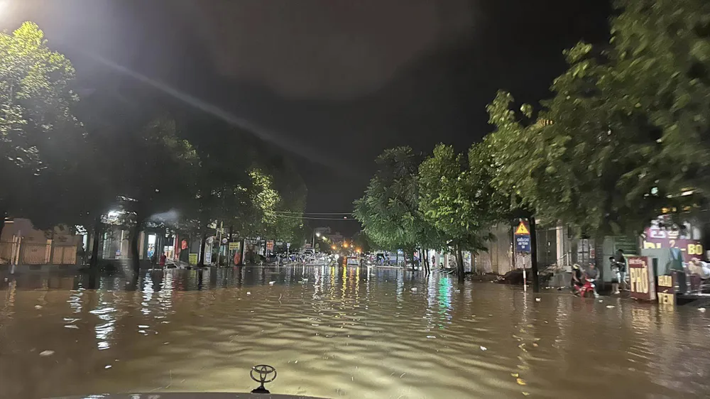 Thành phố Thái Nguyên ngập sâu 11.jpg