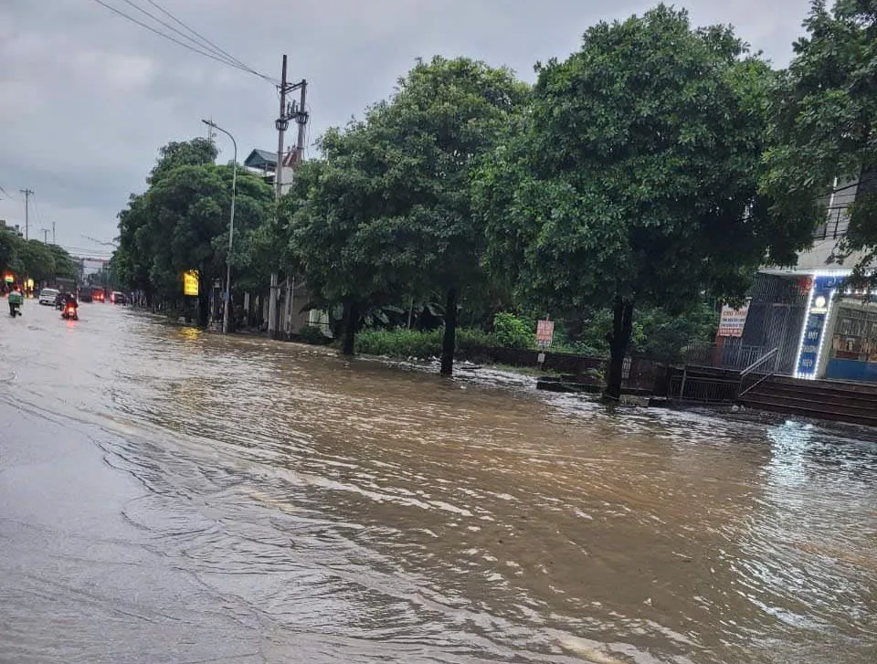 Thành phố Thái Nguyên ngập sâu 2.jpg