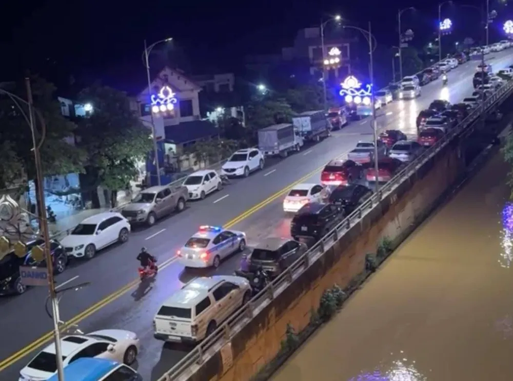 Thành phố Thái Nguyên ngập sâu 6.jpg