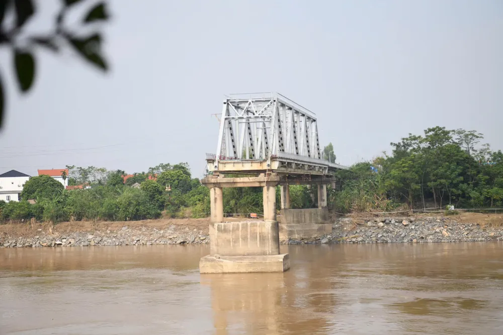 Phú Thọ đã có phương án phá dỡ phần còn lại cầu Phong Châu 3.jpg