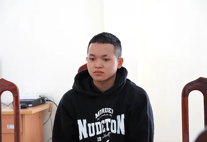 Châu Văn Chức bị tạm giữ để điều tra hành vi giao cấu với thiếu nữ 15 tuổi. Ảnh CA Tạm giữ thanh niên giao cấu với thiếu nữ 15 tuổi.jpeg