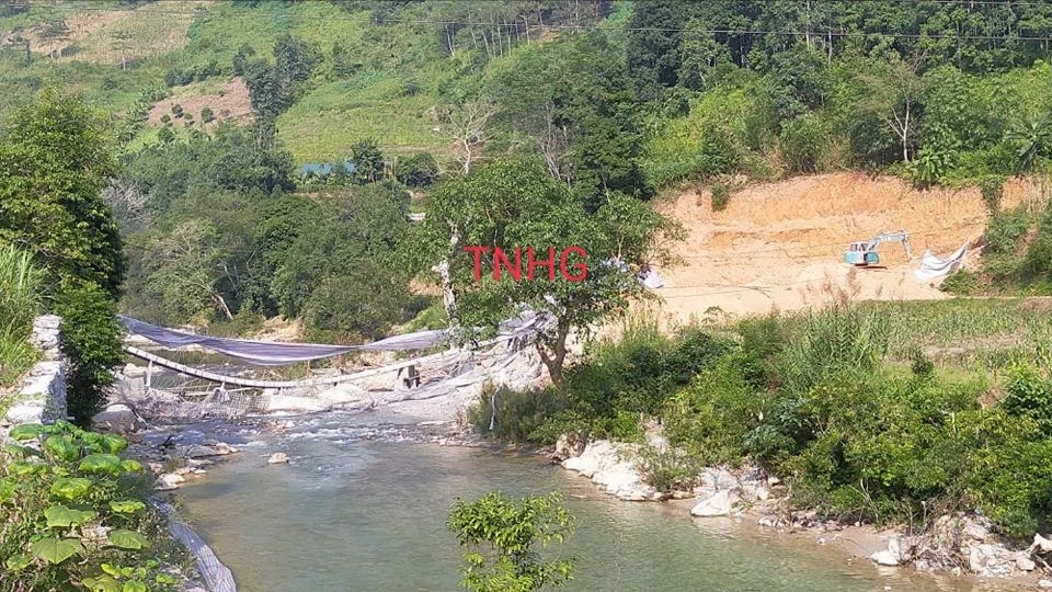 Sập cầu Lũng Cáng ở Hà Giang.jpg