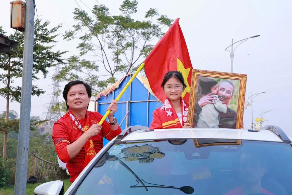 Chung kết AFF CUP 2024 Hàng ngàn cổ động viên đổ về Việt Trì.jpg