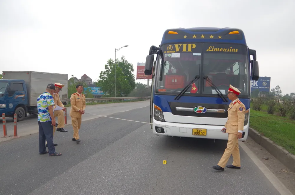 Xe tập lái dính tai nạn, thầy giáo bị phạt vì không giữ hiện trường 2.jpg